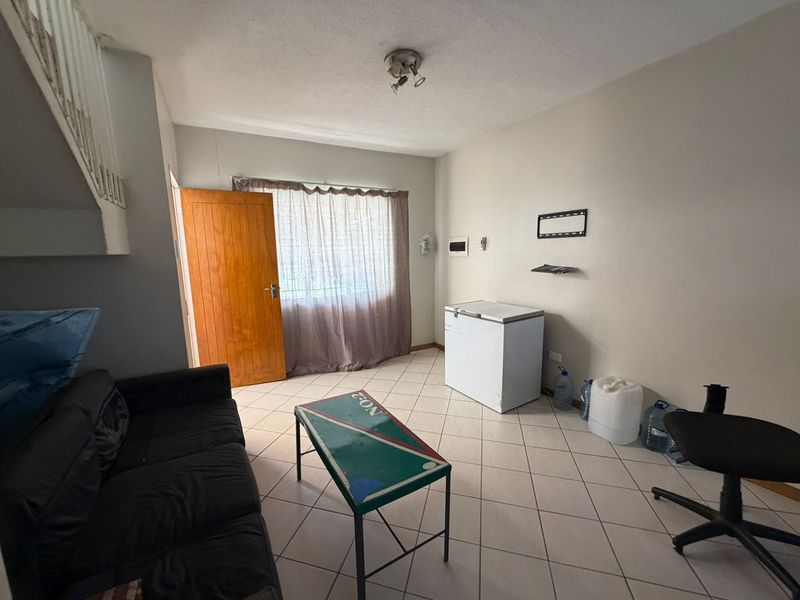 2 Bedroom Apartment For Sale - Tuhafeni Court,  Grysblock - Photo 6