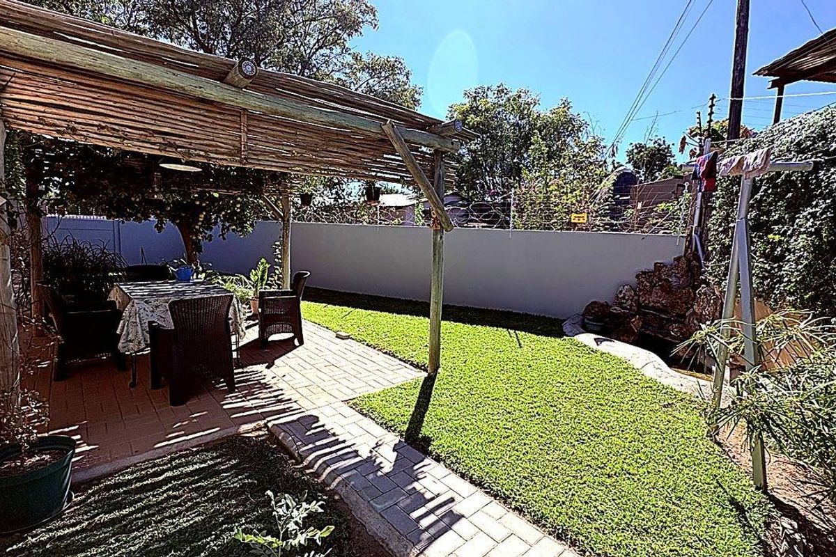 Town House For Sale. - Photo 2