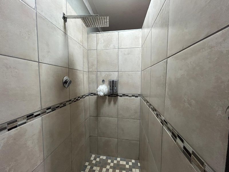 Double Storey 5-Bedroom Home with En-Suites, Balcony & Veranda Views a Stone's Throw from Tzaneen - Photo 10