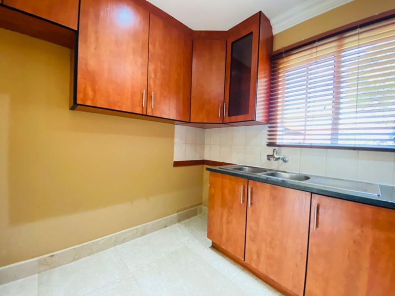 Gorgeous, Serene 2 Bed, 2 Bath Townhouse - Photo 7