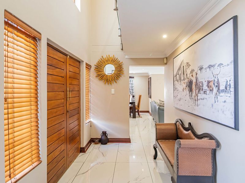 Spacious & Modern Family Home in Amberfield Ridge Estate - Photo 4