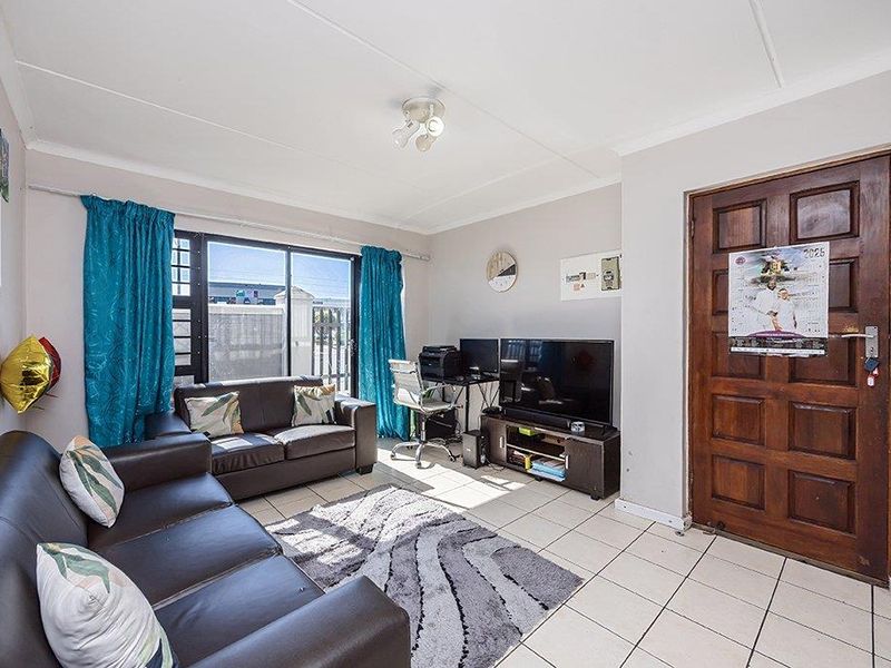 Modern 2 Bed Ground Floor Apartment - Photo 2