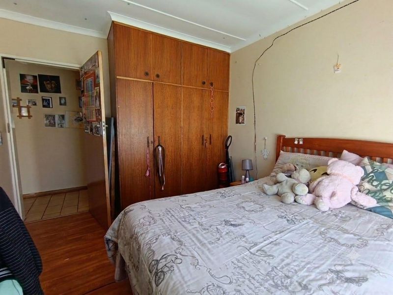 Spacious Family Home with Flatlet & Pool in Prime Fauna Location - Photo 9