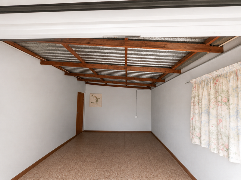 Eros family house for grabs!! - Photo 3