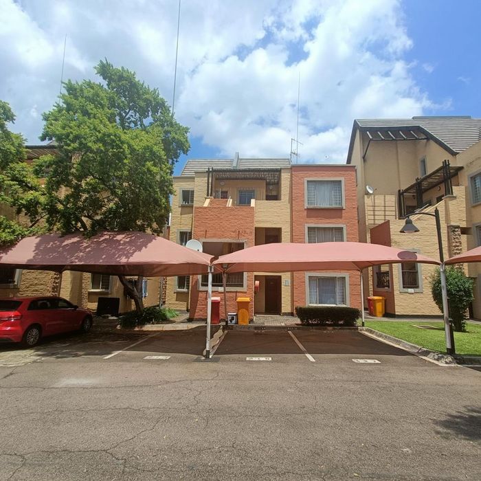 Property #2208815, Apartment Pending Sale in Clubview