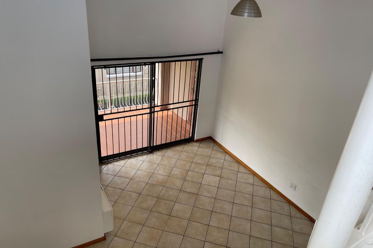 Charming 2 bedroom loft apartment in Northwold - Photo 3