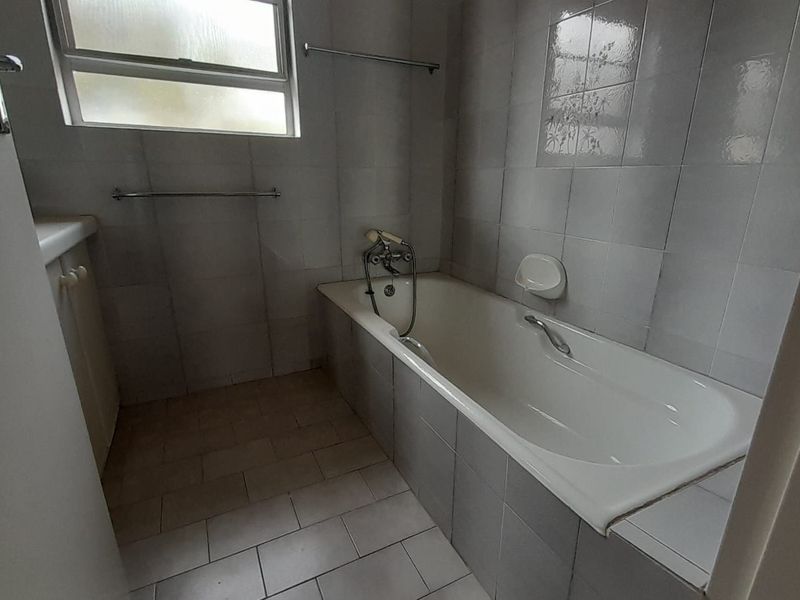 Retirement Home - Photo 9