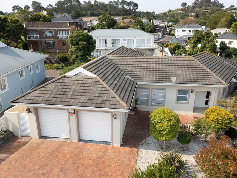 Three bedroom family home in Highlands Estate - Photo 8