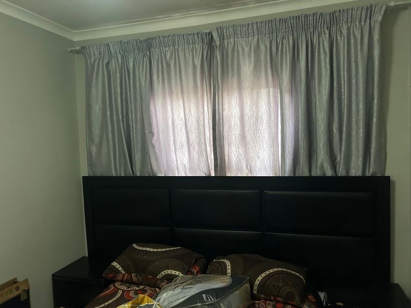 Clayville R 960 000-2 Bed family home - Photo 7