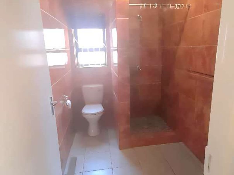 FLAT FOR SALE - Photo 6