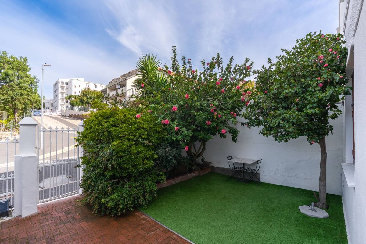 Beautifully Renovated Art Deco Garden Sanctuary in Tamboerskloof - Photo 2