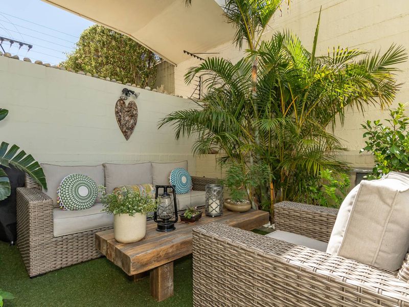 Charming Coastal Retreat with Private Outdoor Oasis - Photo 5