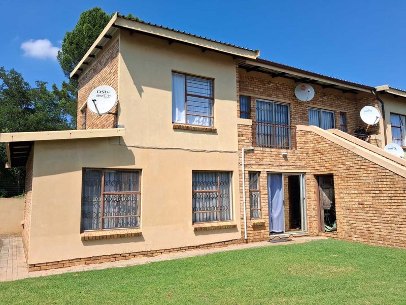 3 Bedroom Flat For Sale in Bonanne - Photo 2