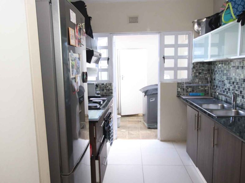 3 Bedroom 2 bathroom townhouse for sale in upper Sunningdale - Photo 10