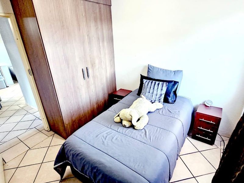 3 Bedroom Townhouse - Photo 10