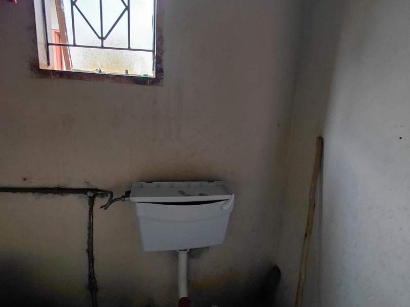 Transform This Fixer-Upper into Your Dream Home Near Eyethu Mall!" - Photo 3