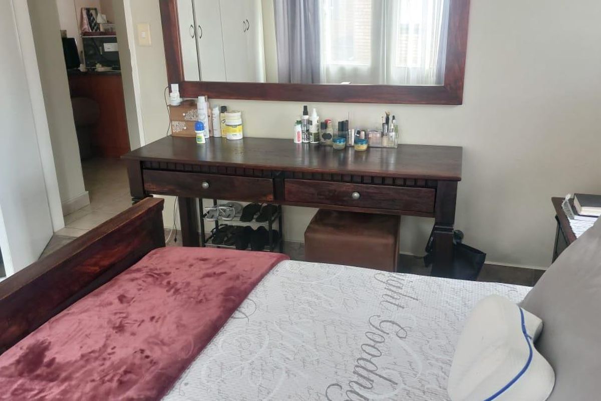 Downstairs unit - Photo 5