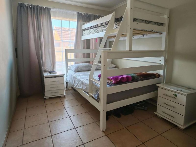 The Perfect 2Bedroom Simplex! - Photo 9