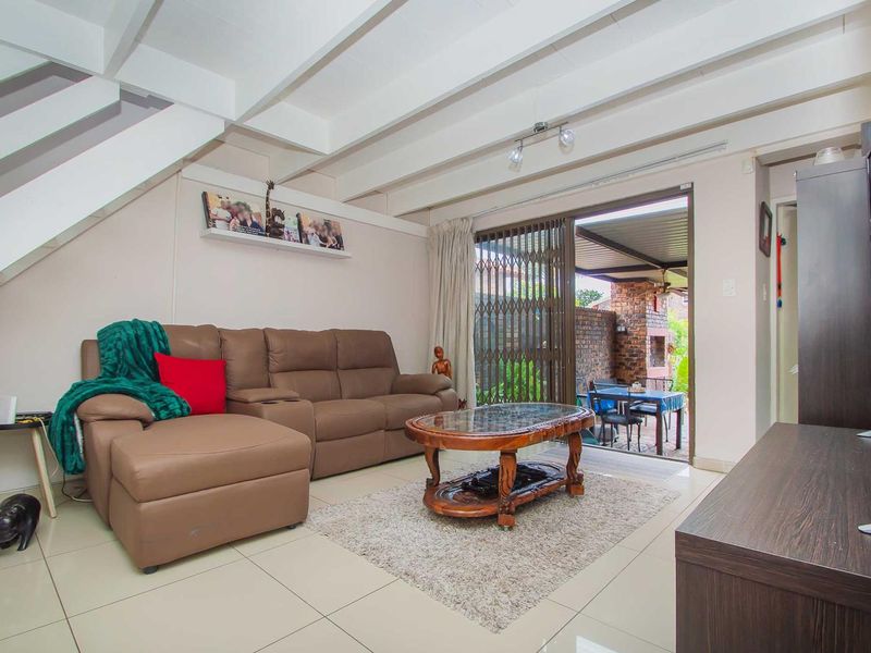 Immaculate Facebrick Wonder - Photo 3