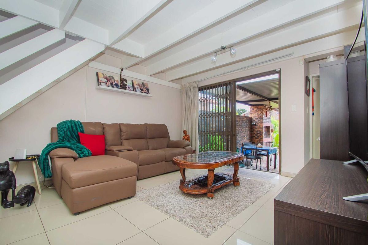 Immaculate Facebrick Wonder - Photo 3