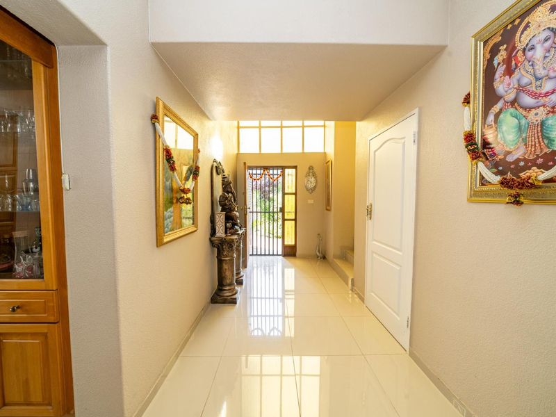 5 Bedroom double story for Sale in Farrarmere - Photo 10