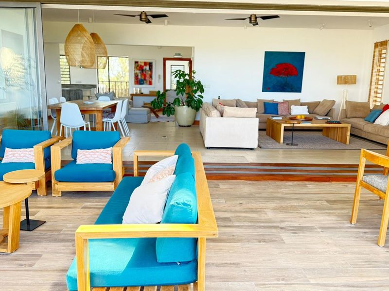 Beachfront Luxury Living with Panoramic Ocean Views - Photo 3