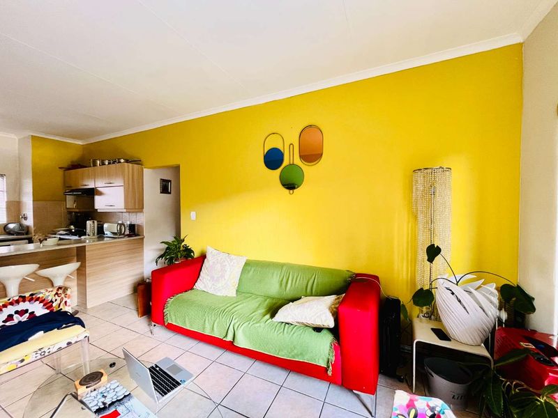 Prime Westdene Location: Secure, Stylish, and Central! - Photo 4