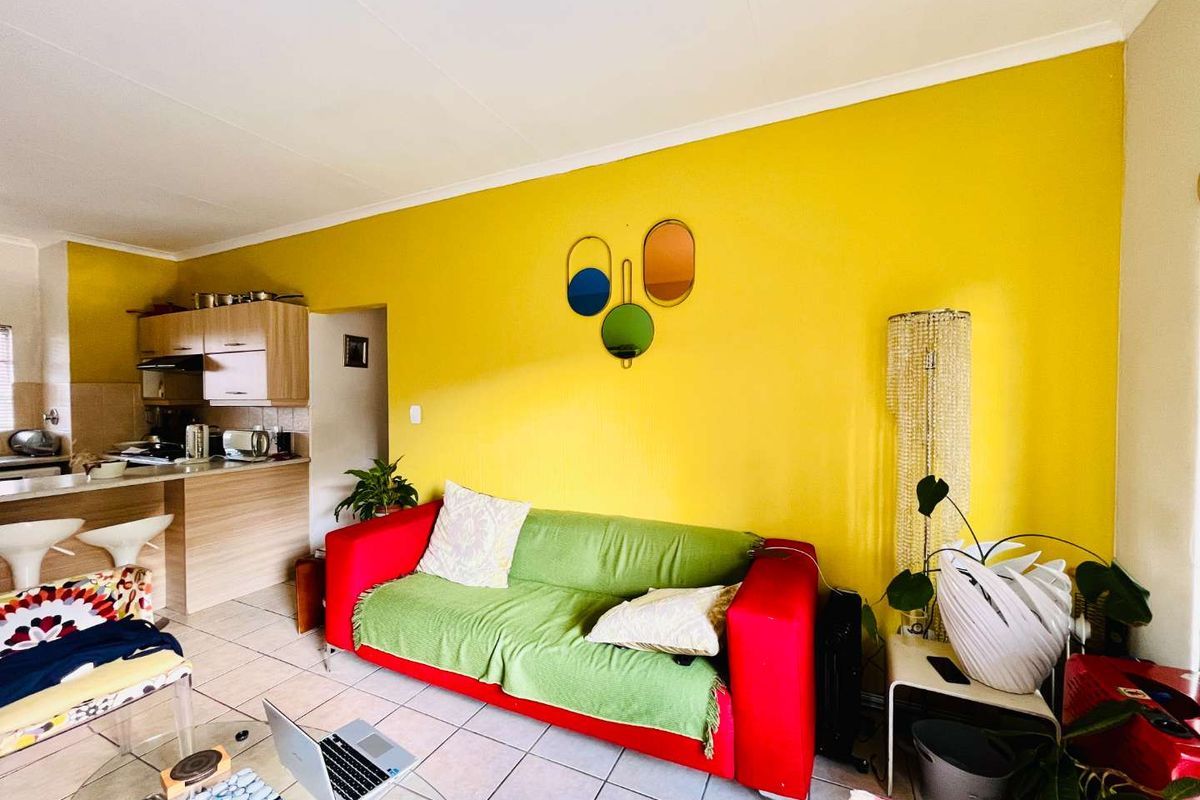 Prime Westdene Location: Secure, Stylish, and Central! - Photo 4