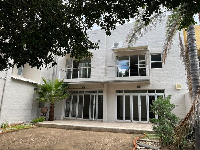 Property #2486432, Townhouse For Sale in Eros Park