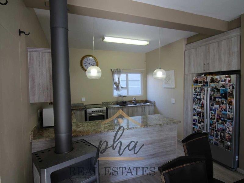 3 Bedroom with 4 bachelor Flats for Sale - Long Beach (Ext 1) - Photo 3