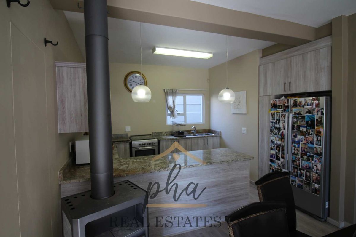3 Bedroom with 4 bachelor Flats for Sale - Long Beach (Ext 1) - Photo 3