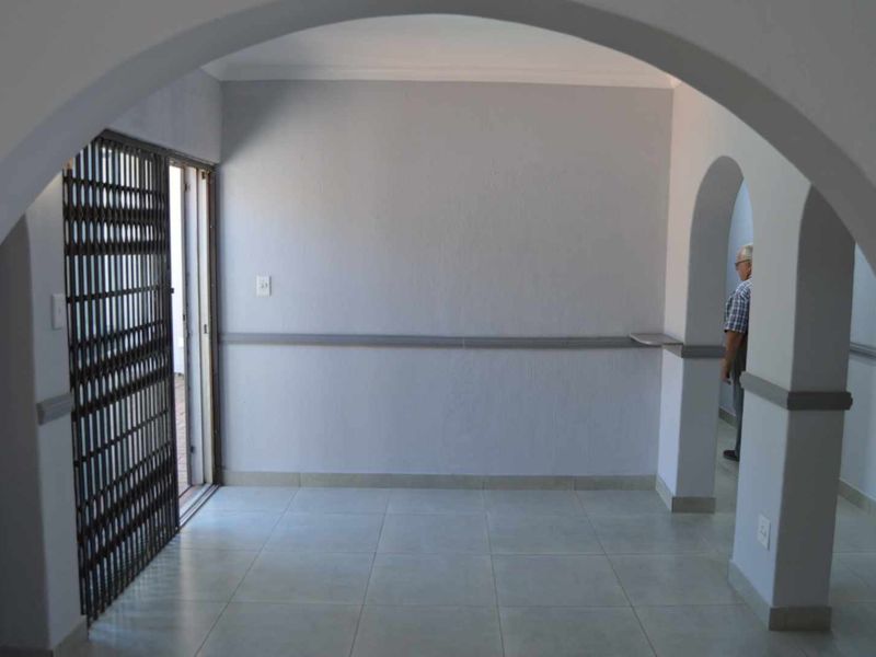 Modern 5 Bedroom Family Home For Sale  in Mulbarton. - Photo 7