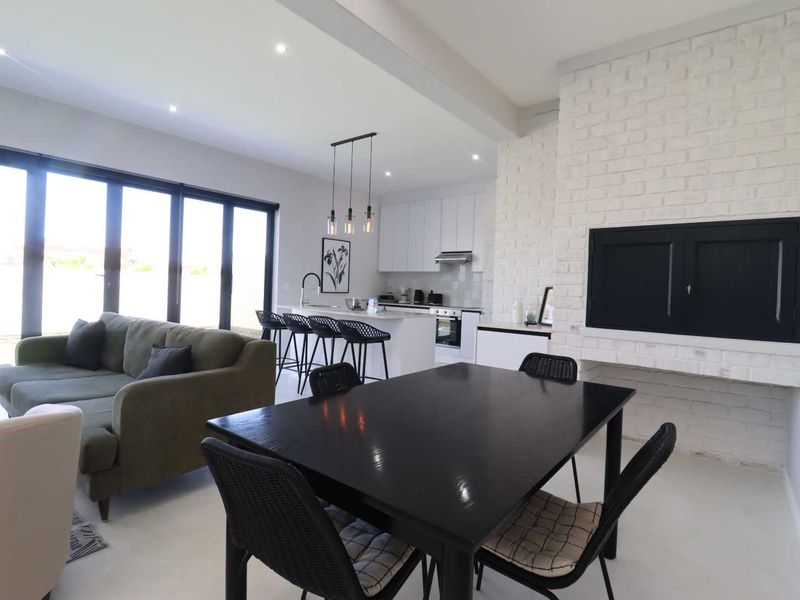 Dune View Luxury 3-Bedroom Townhouse - Perfect Home or Airbnb Investment - Photo 4