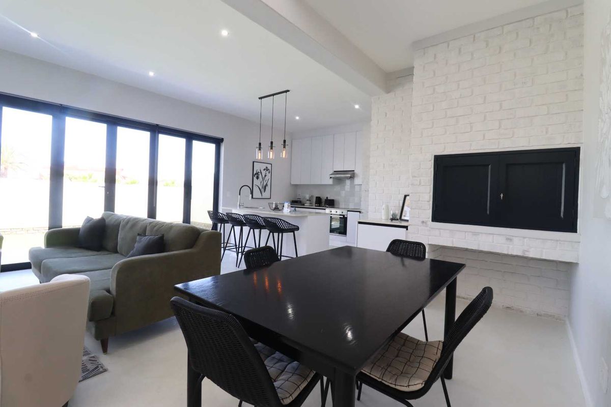 Dune View Luxury 3-Bedroom Townhouse - Perfect Home or Airbnb Investment - Photo 4