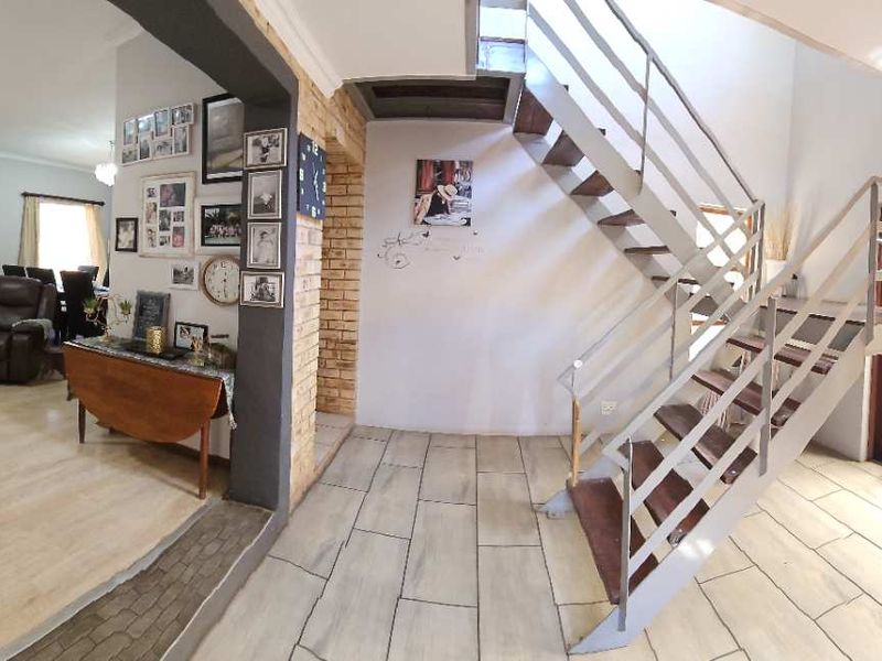 3 Bedroom Family Home in Montana Park - Photo 5