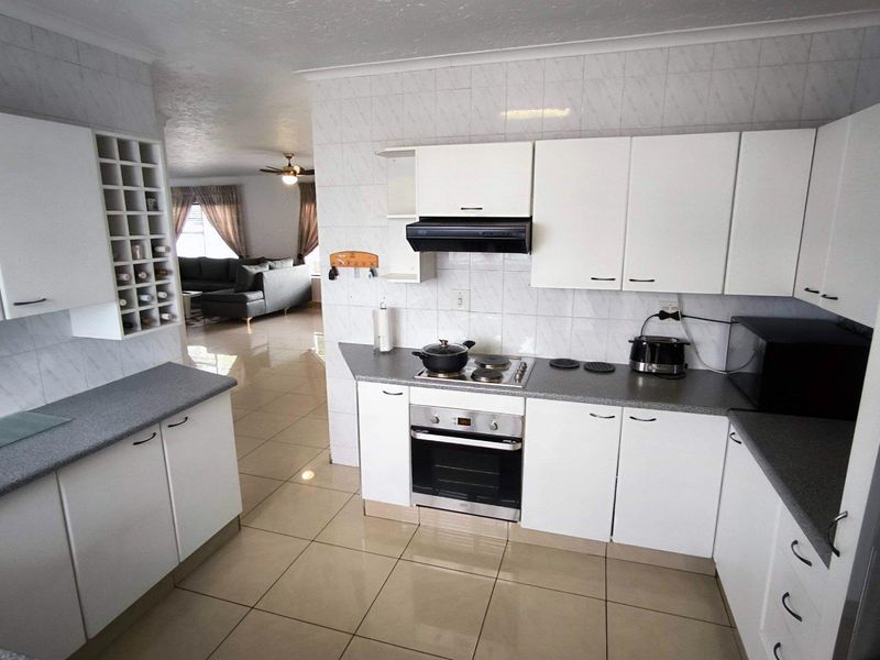 Charming Pet Friendly 3-Bedroom Townhouse for Sale in the Heart of Brackenhurst!!! - Photo 8