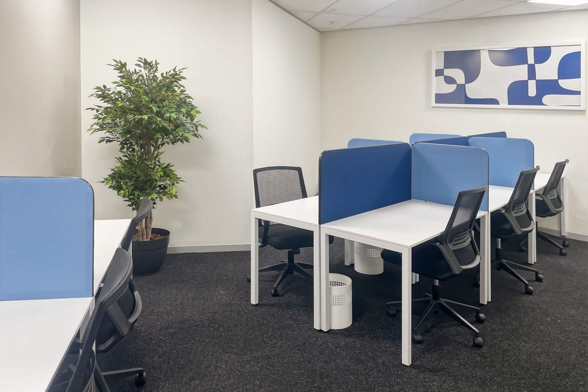 Find office space in Regus Cradlestone Mall for 4 persons with everything taken care of - Photo 2