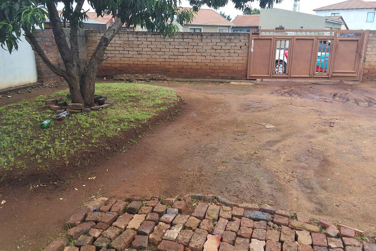 2 Bedroom House For Sale - Photo 4