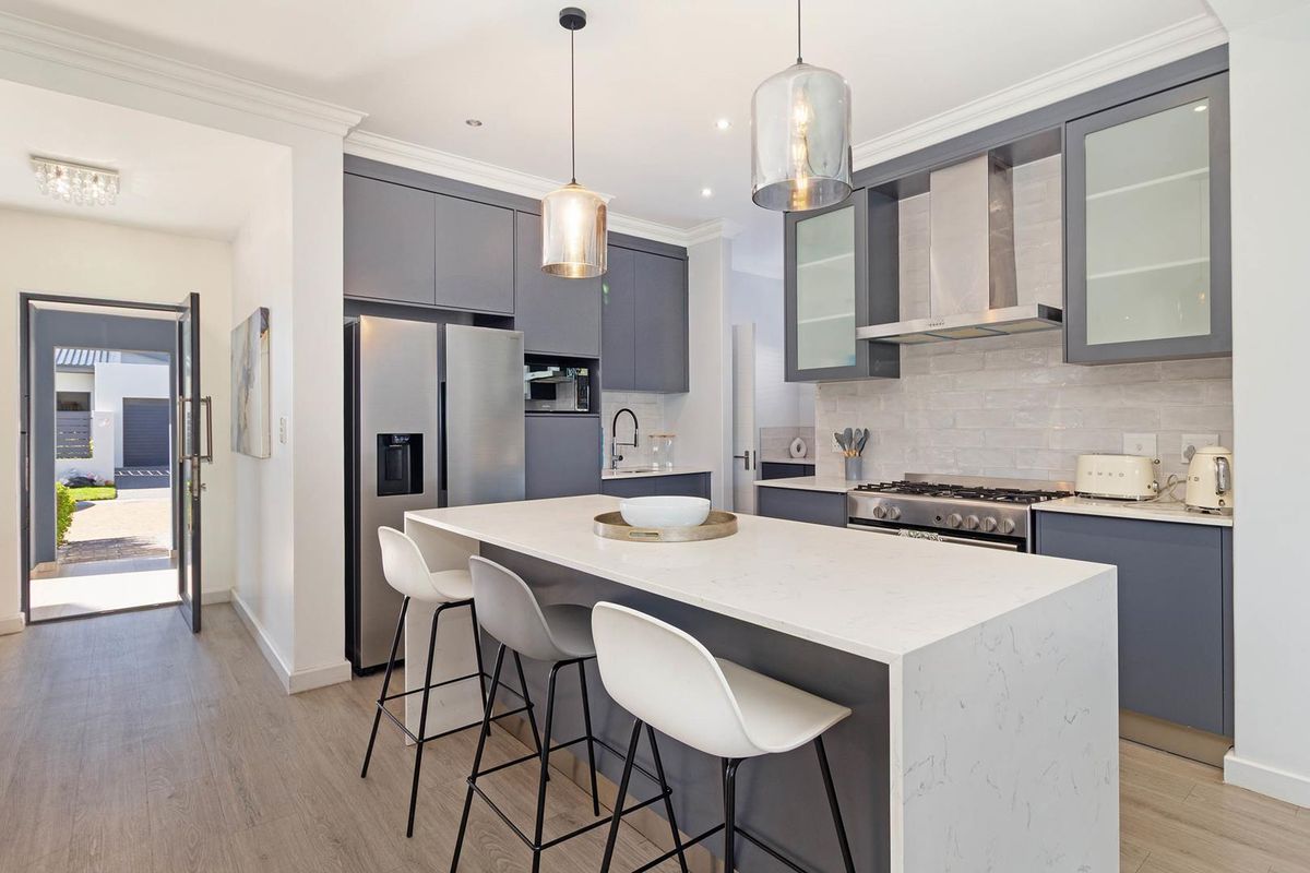 Spacious Family Living in Prestigious Sagewood Security Estate - Photo 5