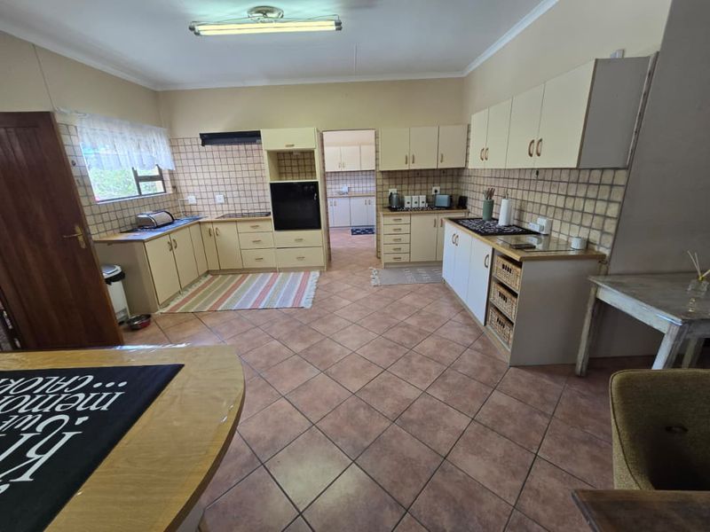 Henties Home - Photo 3