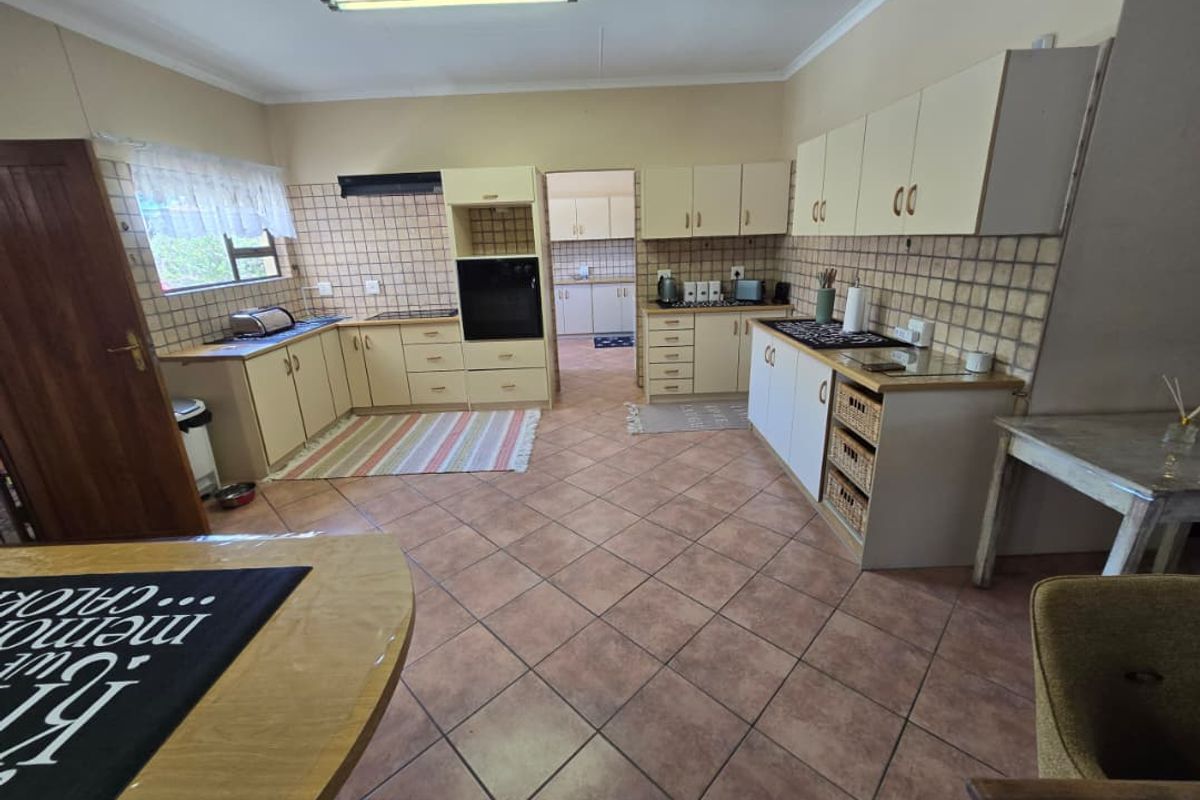 Henties Home - Photo 3