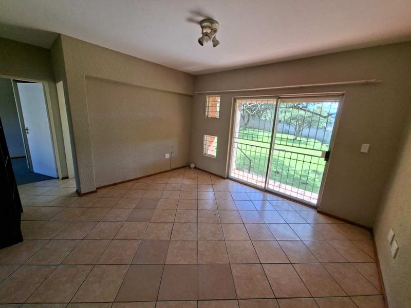 NEAT GROUND FLOOR WITH TRANQULITY - Photo 8