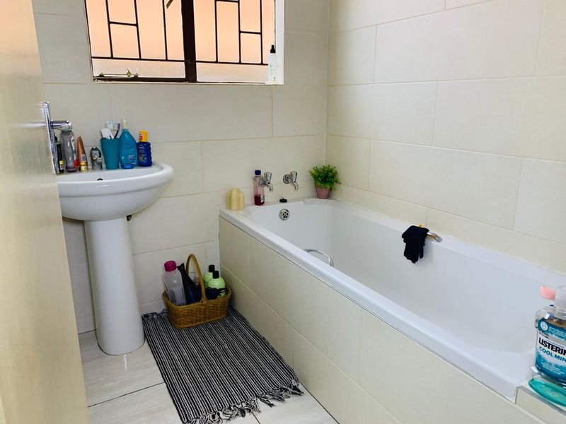 Charming 3-Bedroom Home Near Soshanguve Crossing Mall! - Photo 10