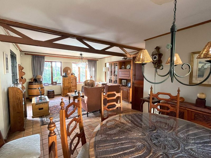 3 Bedroom house with flatlet in Garsfontein - Photo 6