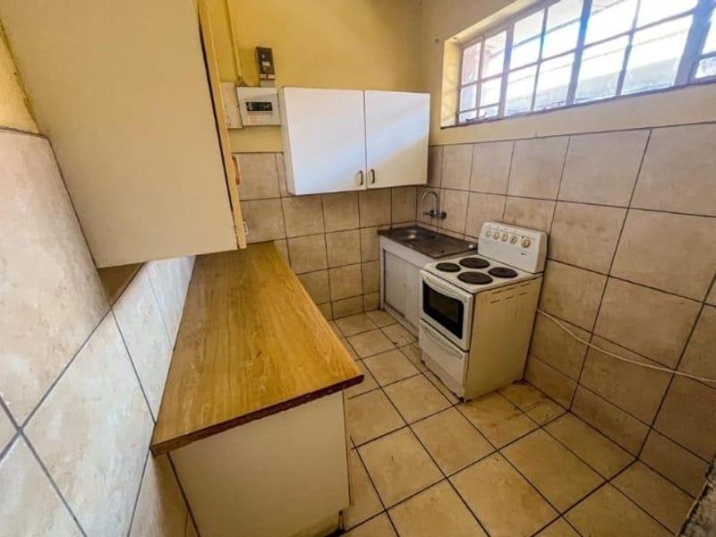 2 Bedroom Apartment for Sale in Kenilworth Johannesburg - Photo 3