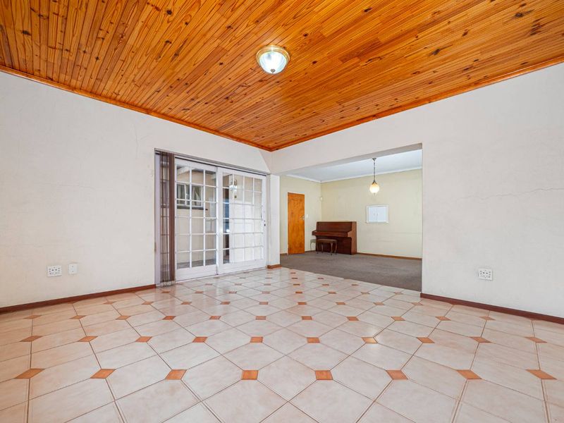 PENLYN ESTATE,4BEDS ,2 BATHS,7 CARS - Photo 9