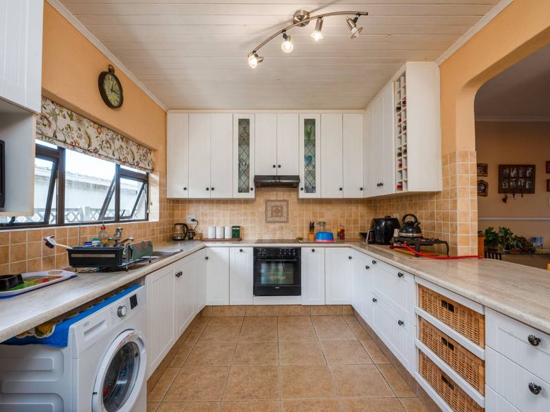 Your Dream Family Home Awaits - Photo 5