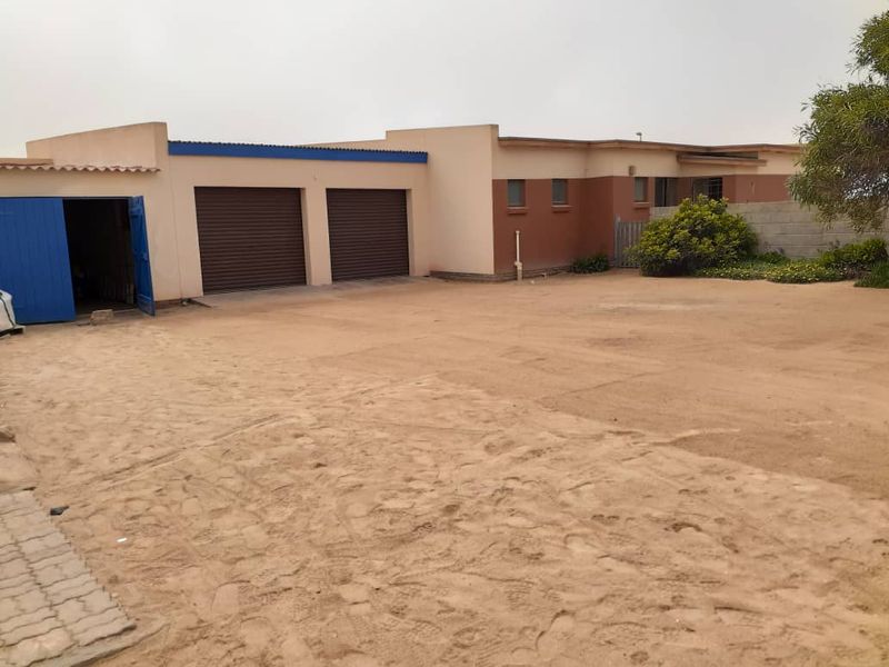 BUSINESS OPPORTUNITY WITH FLATLET FOR SALE IN HENTIES BAY – NAMIBIA - Photo 9