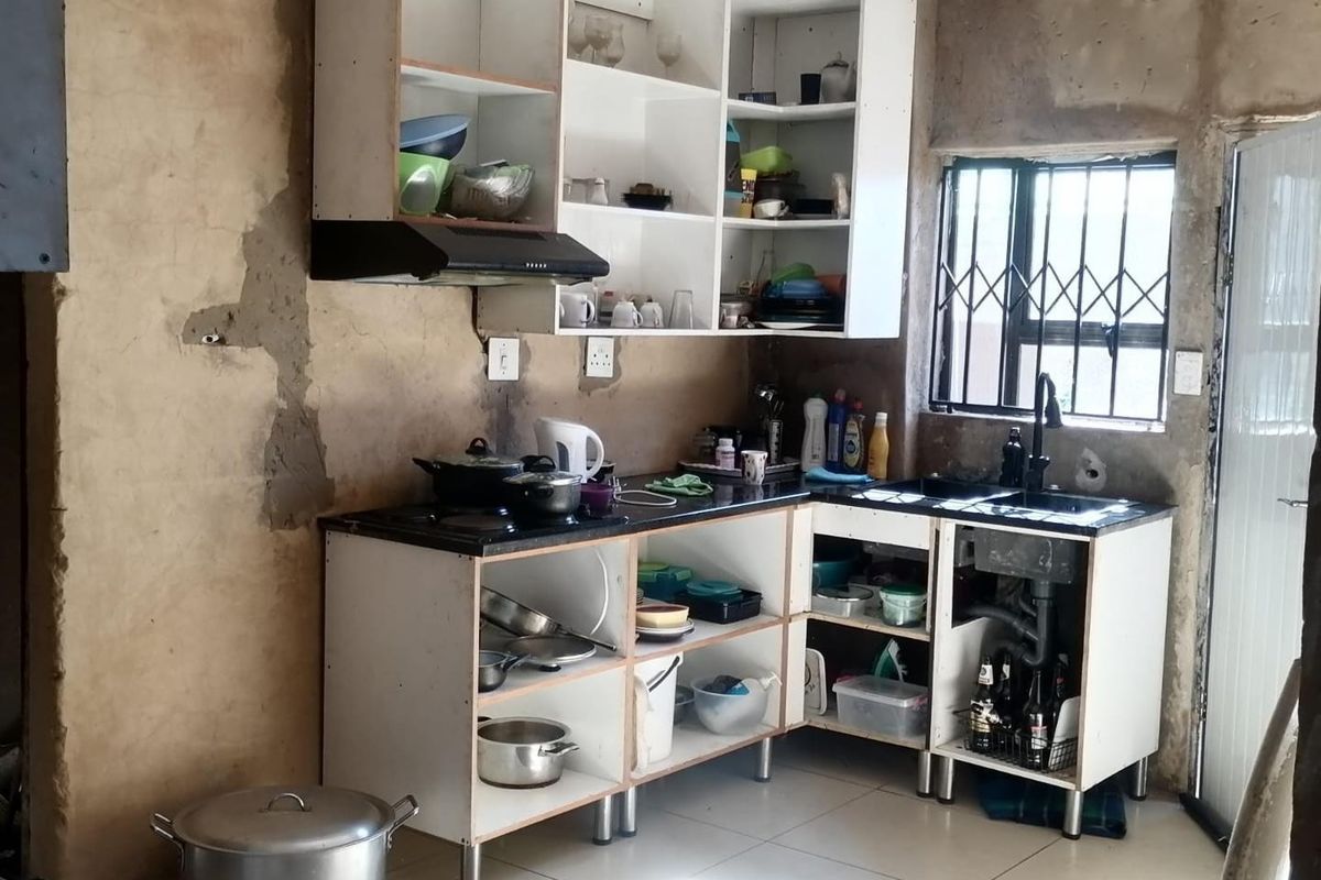 House For Sale in Orlando West, Soweto - Photo 2