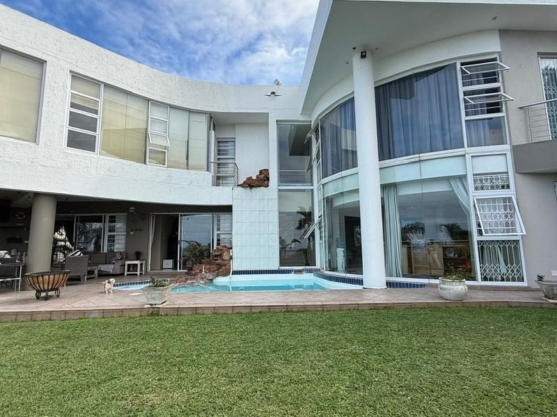 Lovely 4 bedroom  Family home with stunning sea views - Photo 1